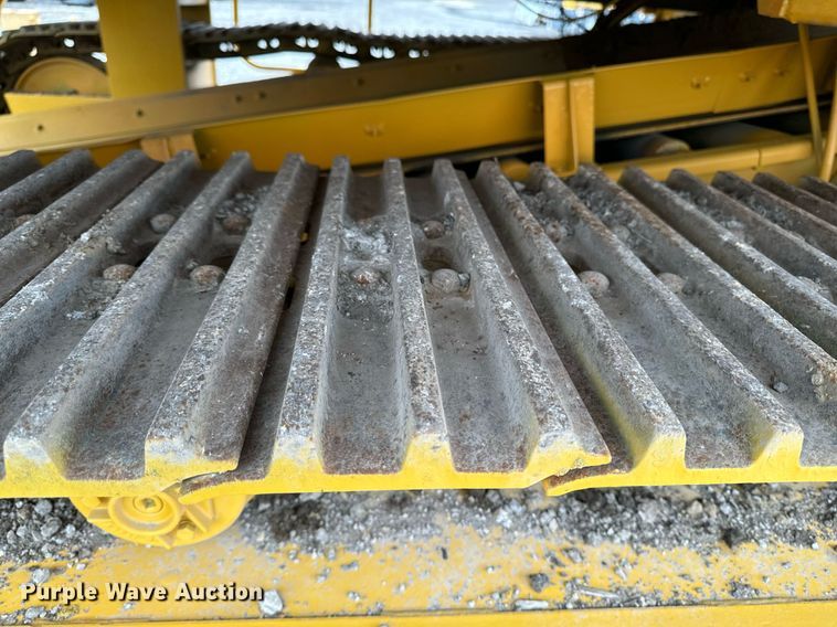 image for item DW2435 1988 Gomaco 9500 trimmer