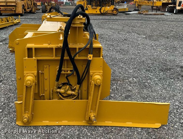 image for item DW2435 1988 Gomaco 9500 trimmer