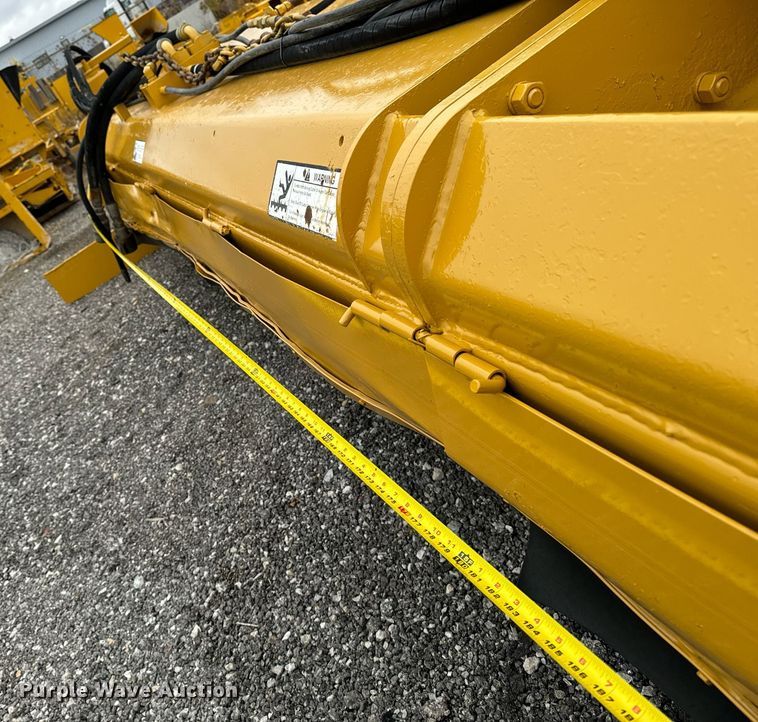 image for item DW2435 1988 Gomaco 9500 trimmer