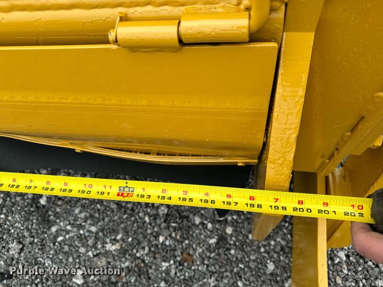 image for item DW2435 1988 Gomaco 9500 trimmer