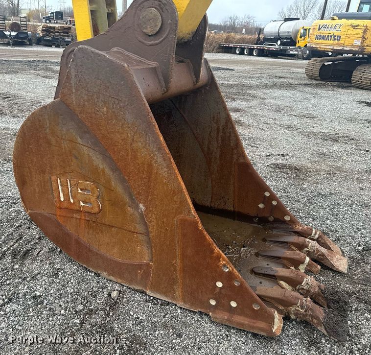 image for item DW2436 2003 Komatsu PC400 excavator