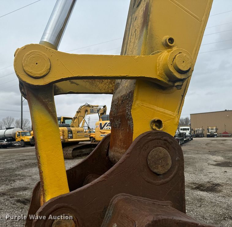 image for item DW2436 2003 Komatsu PC400 excavator