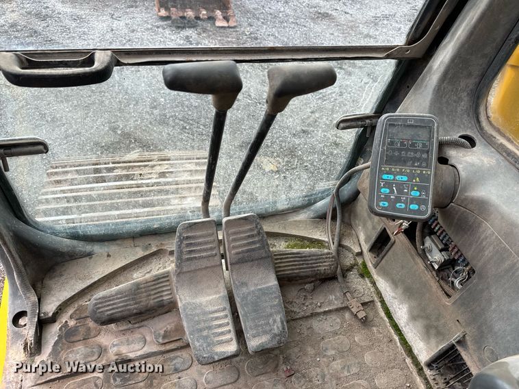 image for item DW2436 2003 Komatsu PC400 excavator
