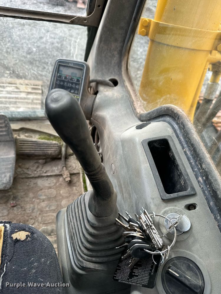 image for item DW2436 2003 Komatsu PC400 excavator