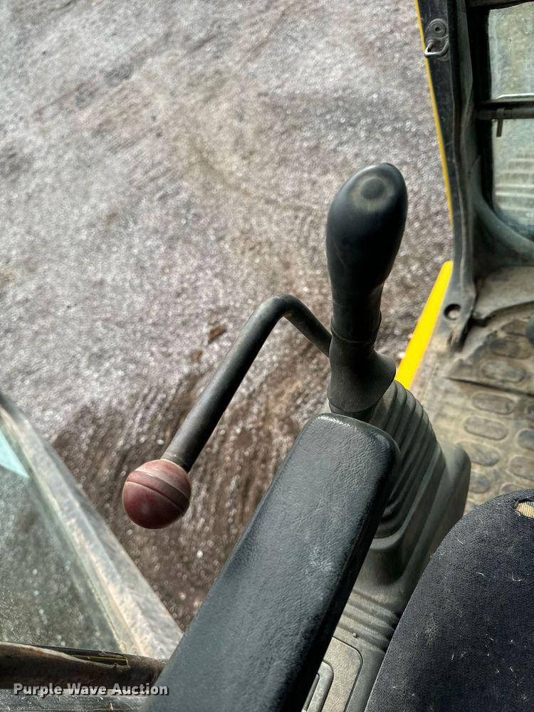 image for item DW2436 2003 Komatsu PC400 excavator