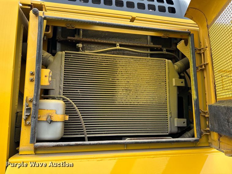 image for item DW2436 2003 Komatsu PC400 excavator