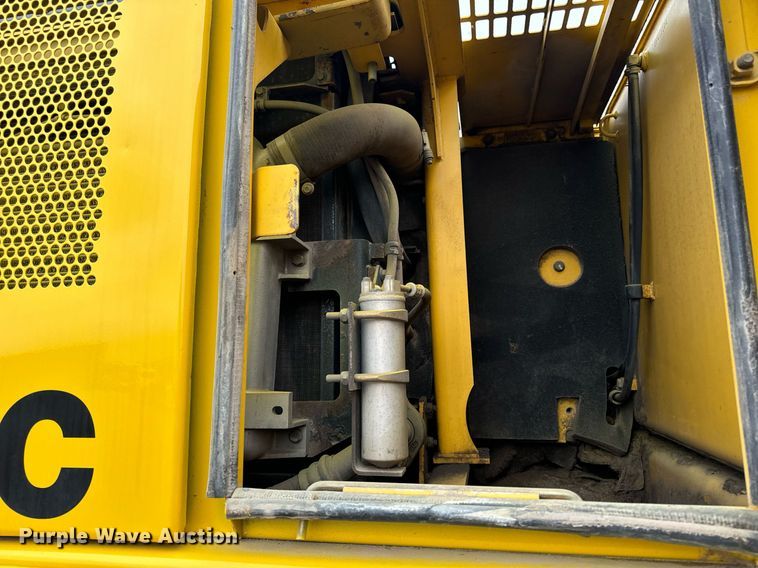 image for item DW2436 2003 Komatsu PC400 excavator