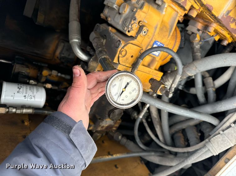 image for item DW2437 CMI MTP-400 roll material placer