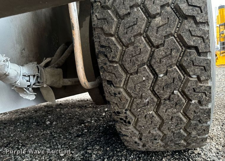 image for item DW2437 CMI MTP-400 roll material placer