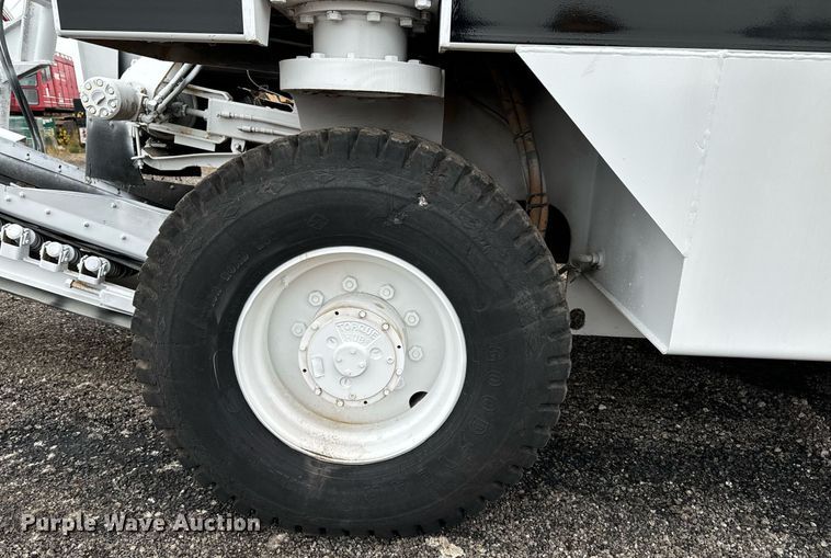 image for item DW2437 CMI MTP-400 roll material placer