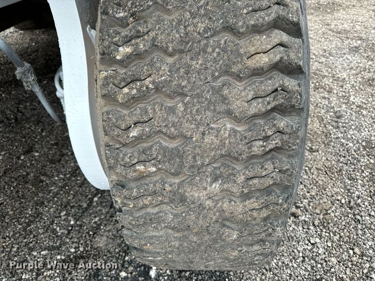 image for item DW2437 CMI MTP-400 roll material placer