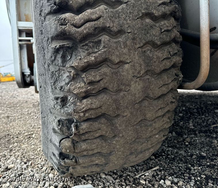 image for item DW2437 CMI MTP-400 roll material placer