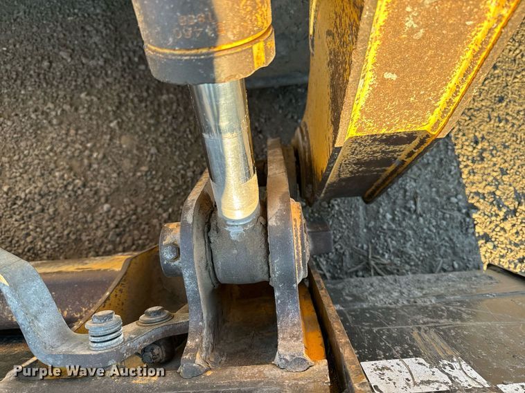 image for item DW2442 2012 Gehl CTL75 tracked skid steer loader