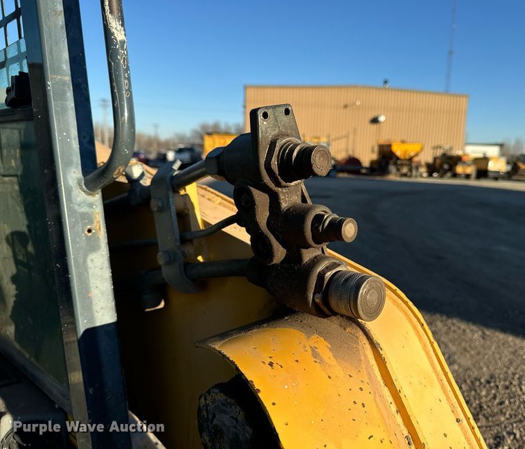 image for item DW2442 2012 Gehl CTL75 tracked skid steer loader