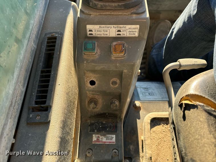 image for item DW2442 2012 Gehl CTL75 tracked skid steer loader