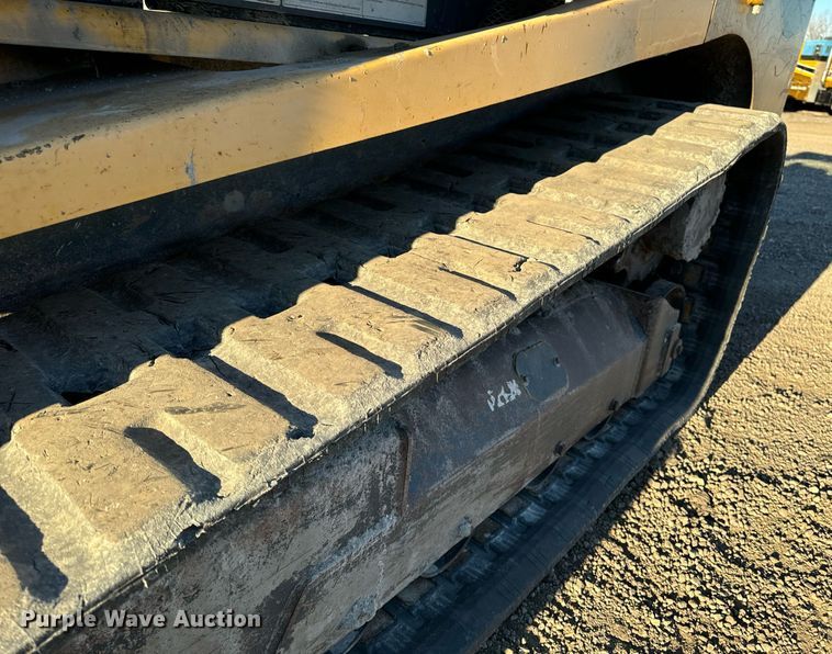 image for item DW2442 2012 Gehl CTL75 tracked skid steer loader