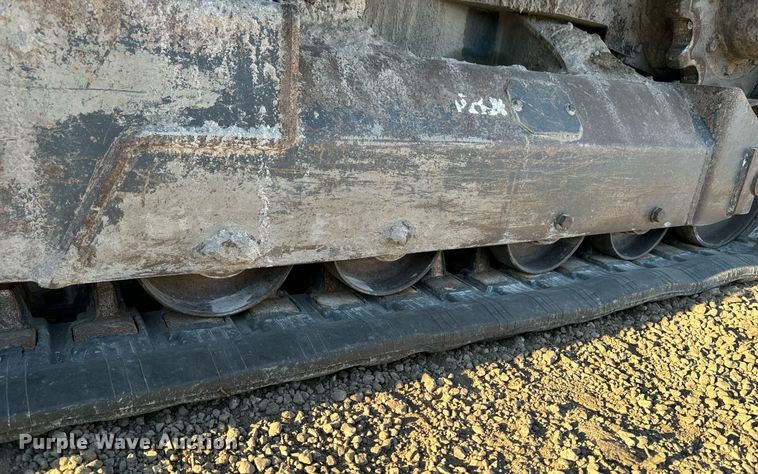 image for item DW2442 2012 Gehl CTL75 tracked skid steer loader