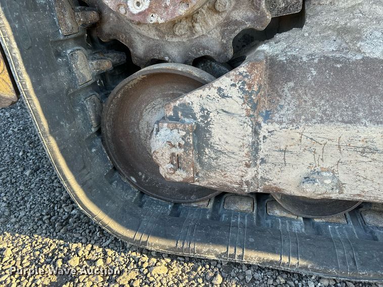 image for item DW2442 2012 Gehl CTL75 tracked skid steer loader