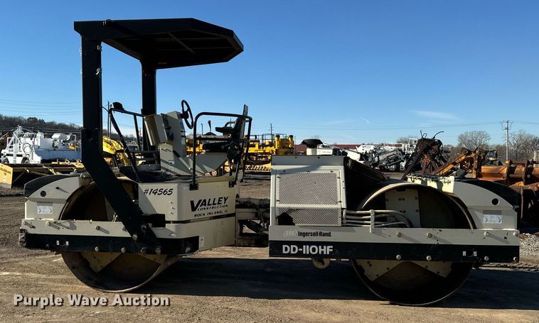 image for item DW2443 2001 Ingersoll Rand DD-110HF double drum vibratory roller