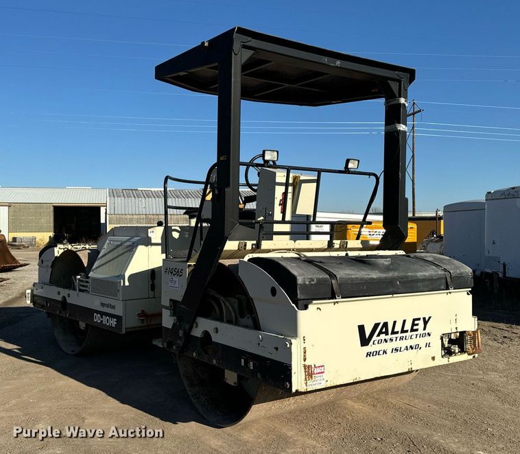 image for item DW2443 2001 Ingersoll Rand DD-110HF double drum vibratory roller