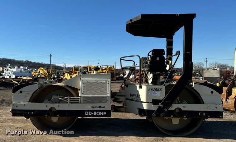 image for item DW2443 2001 Ingersoll Rand DD-110HF double drum vibratory roller