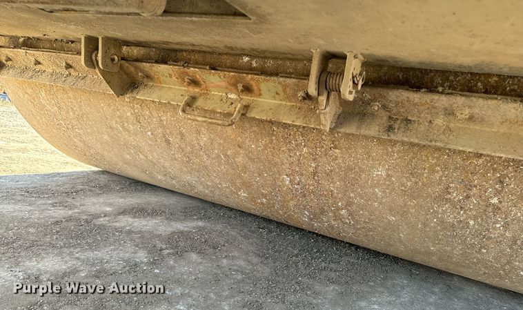 image for item DW2443 2001 Ingersoll Rand DD-110HF double drum vibratory roller