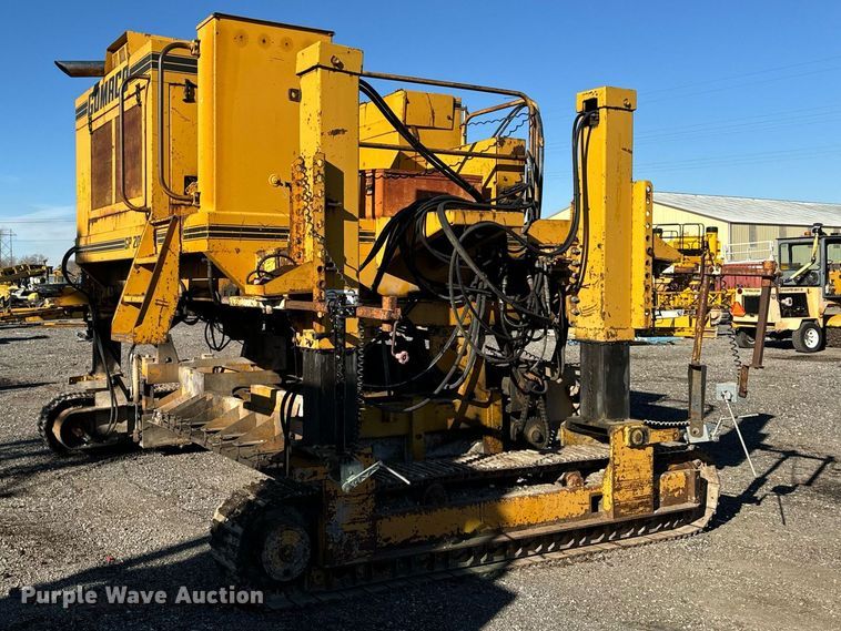 image for item DW2444 1987 Gomaco GP-2000 slip form paver