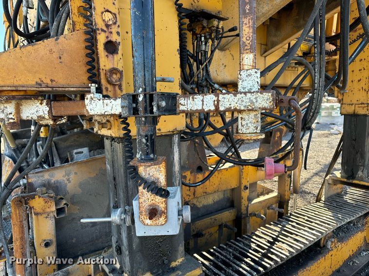 image for item DW2444 1987 Gomaco GP-2000 slip form paver