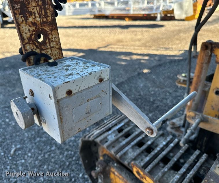 image for item DW2444 1987 Gomaco GP-2000 slip form paver