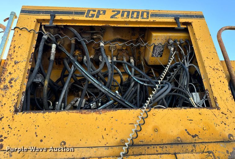 image for item DW2444 1987 Gomaco GP-2000 slip form paver