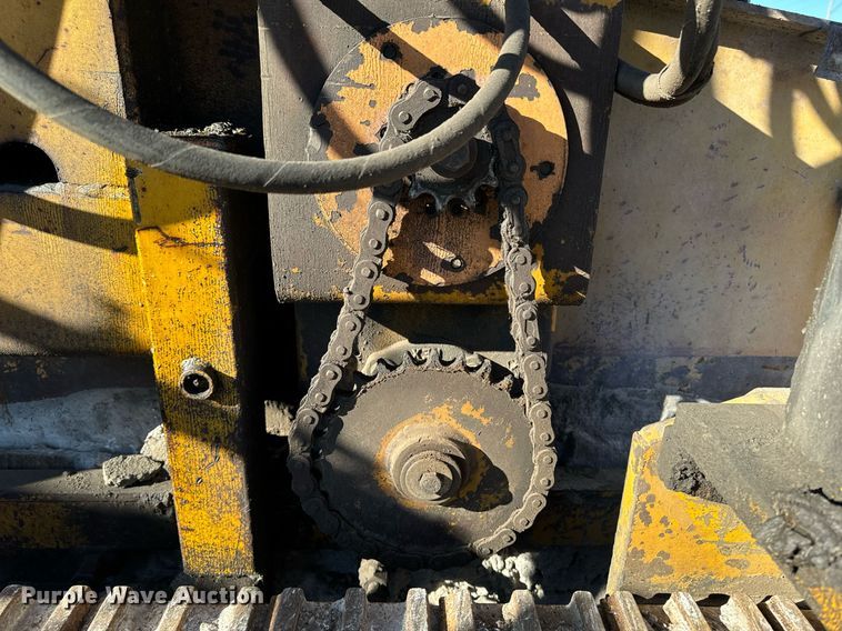 image for item DW2444 1987 Gomaco GP-2000 slip form paver