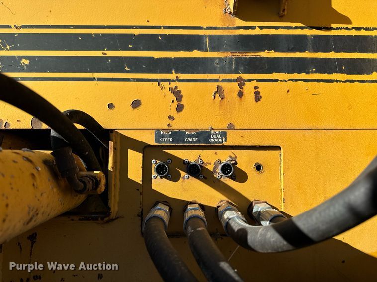 image for item DW2444 1987 Gomaco GP-2000 slip form paver