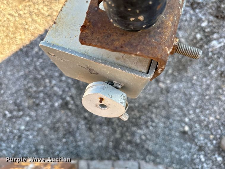 image for item DW2444 1987 Gomaco GP-2000 slip form paver