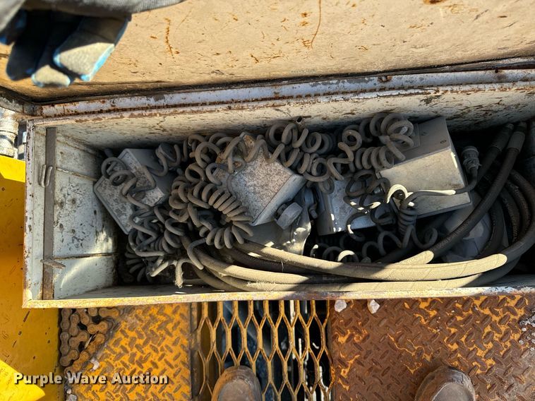 image for item DW2444 1987 Gomaco GP-2000 slip form paver