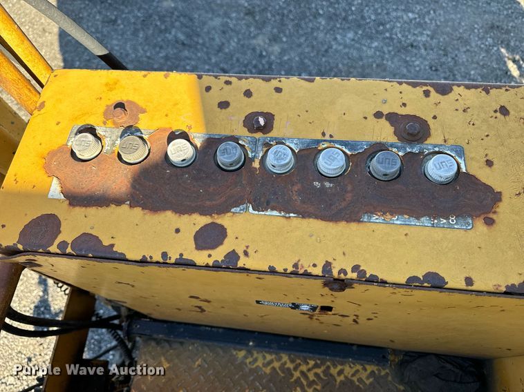 image for item DW2444 1987 Gomaco GP-2000 slip form paver