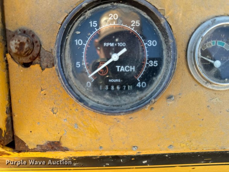 image for item DW2444 1987 Gomaco GP-2000 slip form paver