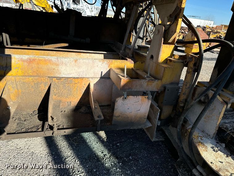 image for item DW2444 1987 Gomaco GP-2000 slip form paver