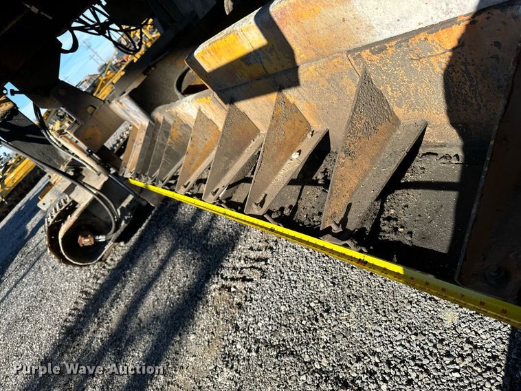 image for item DW2444 1987 Gomaco GP-2000 slip form paver