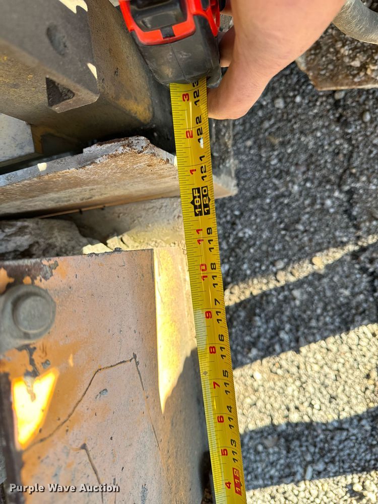 image for item DW2444 1987 Gomaco GP-2000 slip form paver