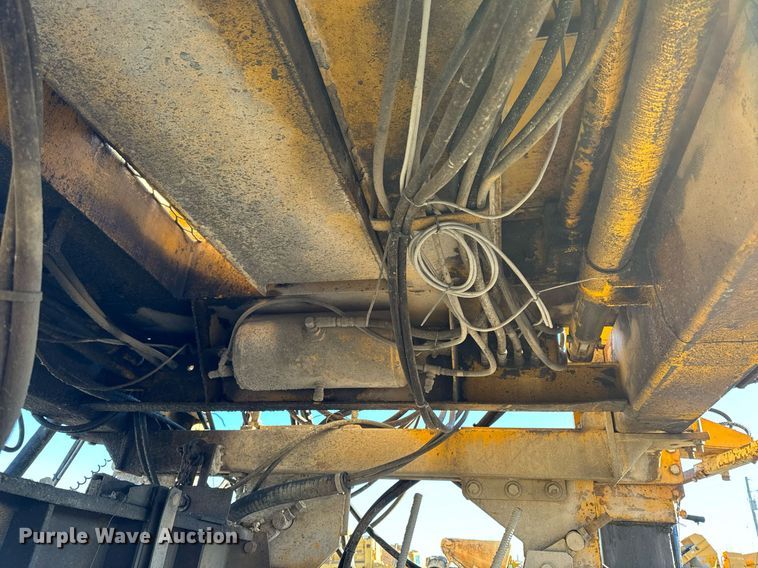 image for item DW2444 1987 Gomaco GP-2000 slip form paver