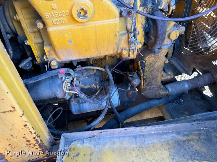 image for item DW2444 1987 Gomaco GP-2000 slip form paver