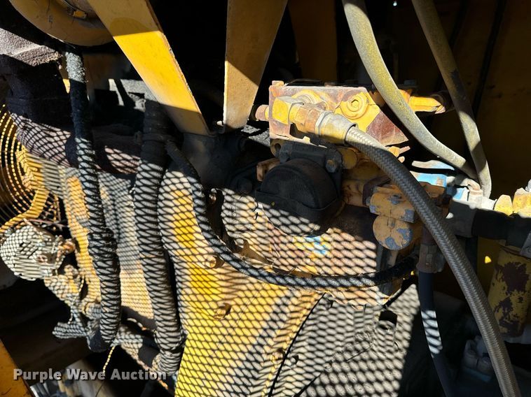 image for item DW2444 1987 Gomaco GP-2000 slip form paver