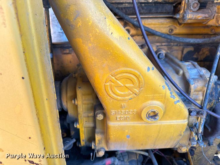 image for item DW2444 1987 Gomaco GP-2000 slip form paver