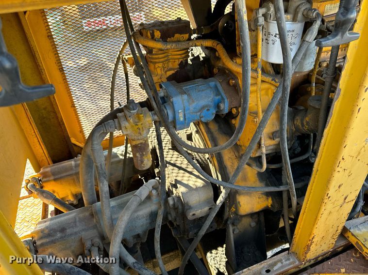 image for item DW2444 1987 Gomaco GP-2000 slip form paver