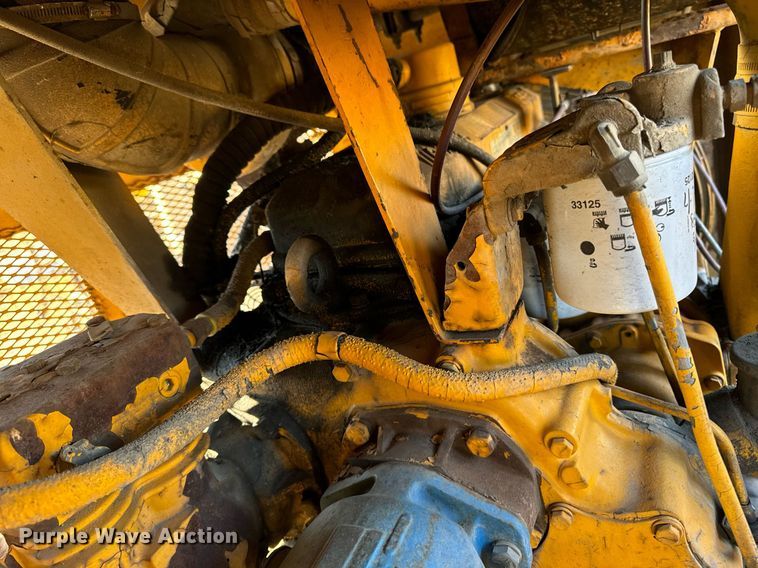 image for item DW2444 1987 Gomaco GP-2000 slip form paver