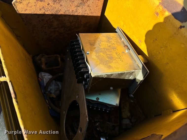 image for item DW2444 1987 Gomaco GP-2000 slip form paver