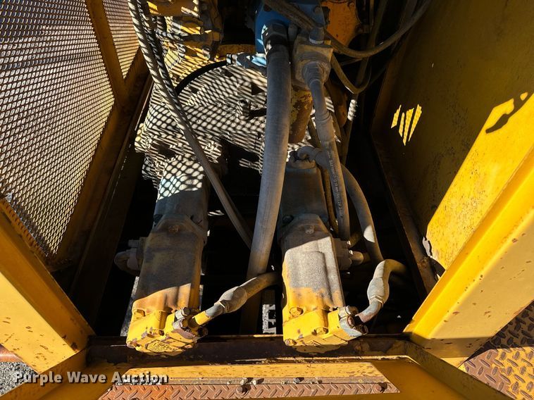 image for item DW2444 1987 Gomaco GP-2000 slip form paver