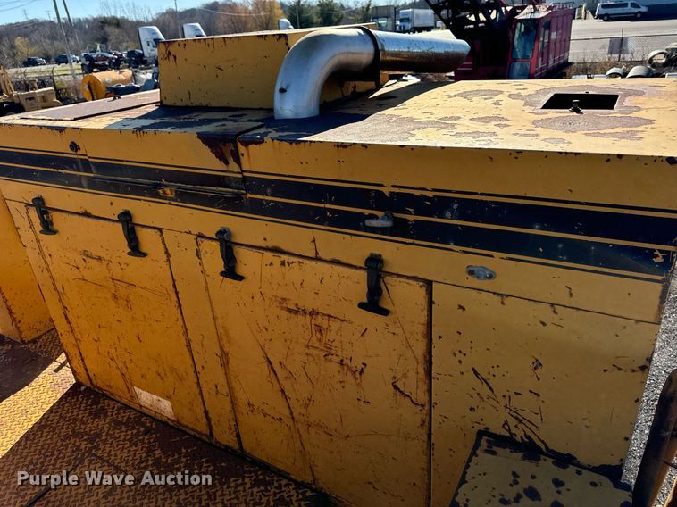 image for item DW2444 1987 Gomaco GP-2000 slip form paver