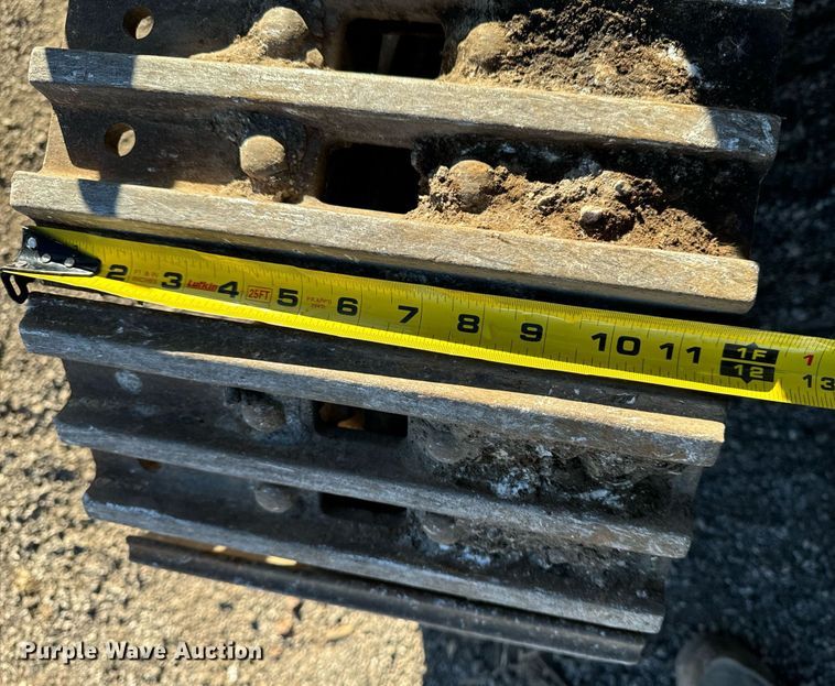 image for item DW2444 1987 Gomaco GP-2000 slip form paver