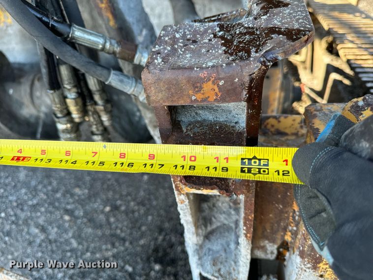 image for item DW2444 1987 Gomaco GP-2000 slip form paver